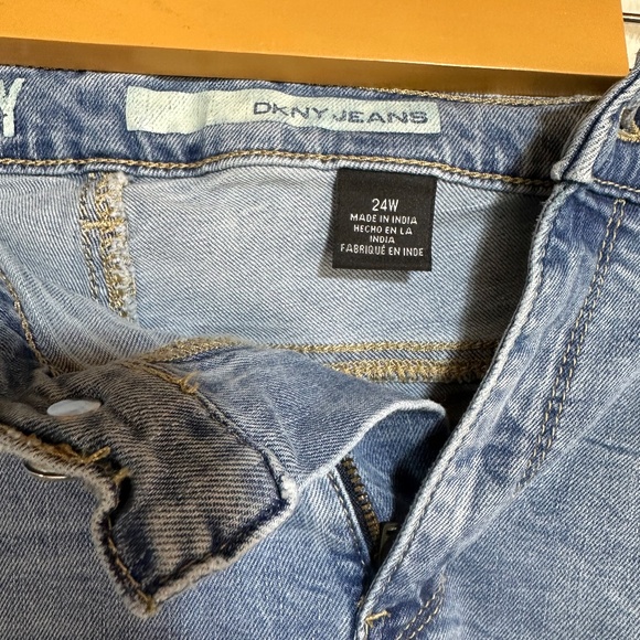 DKNY Women's Jeans Light Blue Soho Skinny Plus 24 W - Picture 3 of 7